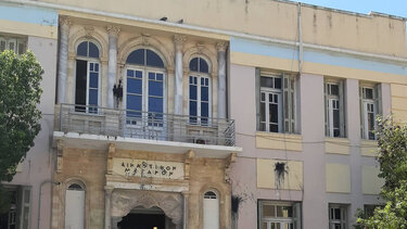 Αναβολή για τους περίπου 150 συμβασιούχους κοινωφελών προγραμμάτων