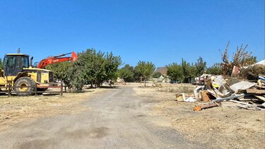 Συνεχίζεται η απομάκρυνση αυθαίρετων και πρόχειρων κατασκευών από τον Καρτερό