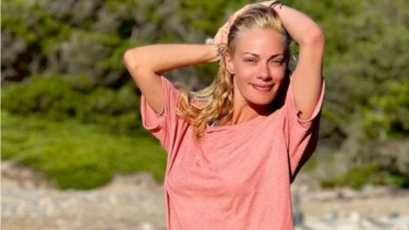 Ζέτα Μακρυπούλια: Αμακιγιάριστη κάτω από τον ήλιο