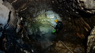 Στα μείον 1208 μέτρα είναι η θέα! Δείτε βίντεο και φωτογραφίες από την Αποστολή "Γουργούθακας 2022"