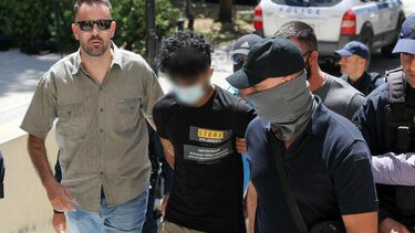 Γυναικοκτονία στο Περιστέρι: Έφτασε στον ανακριτή ο 22χρονος