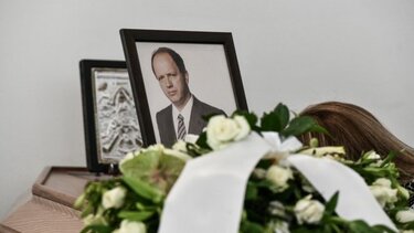 Σταύρος Ψυχάρης: Πλήθος κόσμου στο τελευταίο "αντίο"