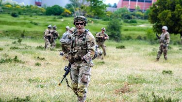 ΗΠΑ: Ολλανδοί κομάντο τραυματίστηκαν από πυρά έξω από ξενοδοχείο