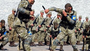 Τρομοκρατική οργάνωση χαρακτήρισε επισήμως η Ρωσία το ουκρανικό “Τάγμα Αζόφ”