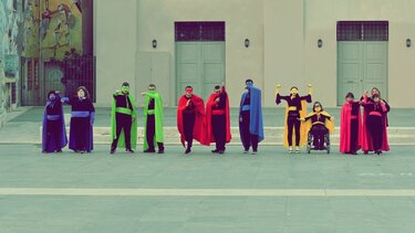 “Πώς να εκπαιδεύσεις έναν αντιήρωα” - Από την Κρήτη στα φεστιβάλ του κόσμου