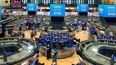 Wall Street: Ταϊβάν και Fed έριξαν τους δείκτες