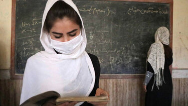 Αφγανιστάν: Άνοιξαν ξανά 5 σχολεία για κορίτσια