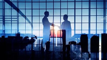 Έρχεται κύμα... εκατομμυριούχων!