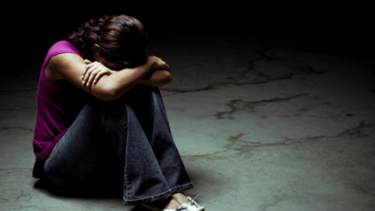 Μάνα έδιωξε από το σπίτι το παιδί της με νοητική υστέρηση –Κοιμόταν στον δρόμο