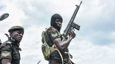 Ένοπλοι σκότωσαν 15 κατοίκους και πυρπόλησαν 300 σπίτια στο Κονγκό