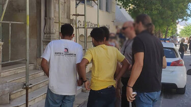 Βαρύτατες διώξεις στους συλληφθέντες για διακίνηση μεταναστών