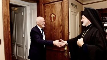 Επίσκεψη του Γιώργου Παπανδρέου στον αρχιεπίσκοπο Αμερικής Ελπιδοφόρο
