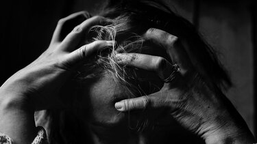 Αποπειράθηκε να τη σκοτώσει, καταδικάστηκε αλλά είναι… ελεύθερος!