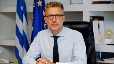 Σκέρτσος για γάμο και τεκνοθεσία από ομόφυλα ζευγάρια: "Στόχος να ενωθεί η ελληνική κοινωνία και όχι να διχαστεί"