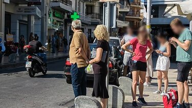 Δεν θα έπρεπε να υπάρχει ένα στέγαστρο;