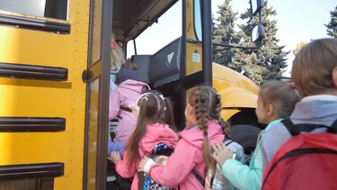 "Χάος" καταγγέλλουν οι γονείς με τη μεταφορά των παιδιών τους σε σχολεία του Ρεθύμνου!