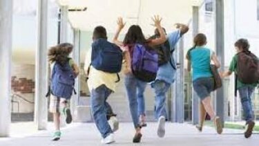 Πώς θα επαναφέρετε τα παιδιά σας σε κανονικό ρυθμό πριν την έναρξη της σχολικής χρονιάς 