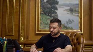 Ο Β. Ζελένσκι κατηγορεί τη Ρωσία ότι έπληξε μη στρατιωτικές υποδομές