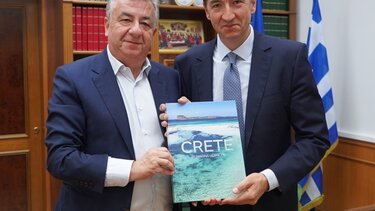 Συνάντηση Περιφερειάρχη Κρήτης με τον Πρέσβη της Σερβίας στην Ελλάδα