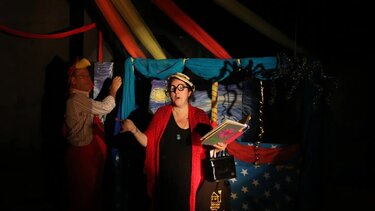 "Παραμύθια μια μπουκιά και παιχνίδια στη σειρά…"