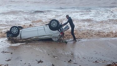 Κακοκαιρία φονιάς στην Κρήτη: Κορυφώνεται η αγωνία για την αγνοούμενη