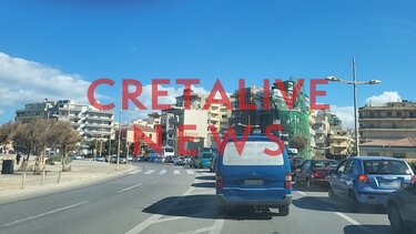 Κίνηση και ταλαιπωρία των οδηγών στην παραλιακή