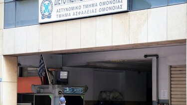 Νεκρός στο κελί του 29χρονος στο αστυνομικό τμήμα Ομονοίας