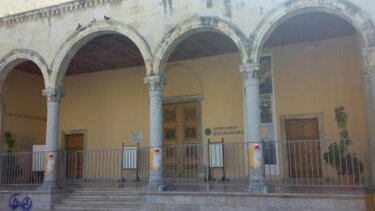 Τα εν οίκω εν δήμω, ή επτά βήματα για τη δημιουργία μιας πινακοθήκης