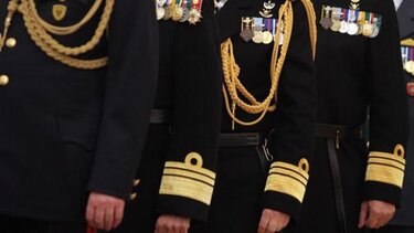 Απόφαση Ελεγκτικού Συνεδρίου: Τουλάχιστον στο 60% του μισθού οι συντάξεις των ενστόλων