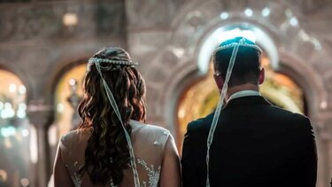 Όσα έζησαν οι Γερμανοί σε ένα γαμήλιο τρικούβερτο γλέντι στην Κρήτη