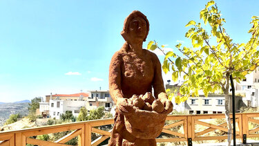 Ευχαριστούν τον γλύπτη Κώστα Παγωμένο για τη δωρεά του έργου του