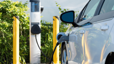 Ηλεκτρικά αυτοκίνητα: Στο μισό μειώθηκαν οι τιμές στην Κίνα