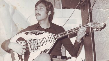 Βαρύ το πένθος για τον Γιώργη Μανωλάκη - Έφυγε από τη ζωή ο πατέρας του