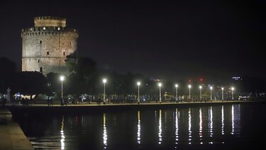 Θεσσαλονίκη: Ξυλοκόπησε την αδελφή του έξω από τον Λευκό Πύργο