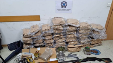 Αστυνομικός σε σπείρα διακίνησης κάνναβης με όπλα και εκρηκτικά 