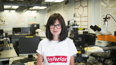 Η Βρετανίδα φυσικός Τζες Γουέιντ έχει γράψει πάνω από 1.750 σελίδες Wikipedia για γυναίκες επιστήμονες