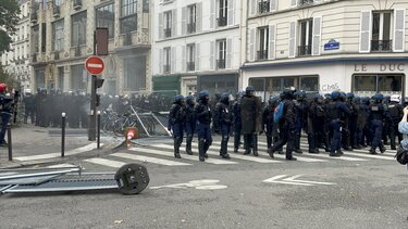 Επεισόδια σε διαδήλωση στο Παρίσι για τους μισθούς - Έξι συλλήψεις