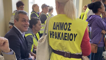 Στο πλευρό των συμβασιούχων εργαζομένων της Αυτοδιοίκησης ο Χάρης Μαμουλάκης