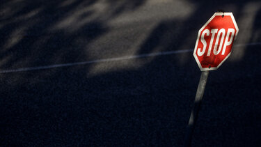 Ορατός ο κίνδυνος ατυχήματος μετά την αφαίρεση της σήμανσης!