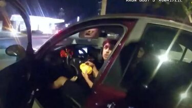 ΗΠΑ: Αστυνομικός πυροβόλησε 17χρονο την ώρα που έτρωγε