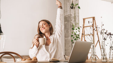 Το αμφιλεγόμενο ρόφημα που μειώνει τον κίνδυνο εγκεφαλικού, υπέρτασης και καρδιακής ανεπάρκειας