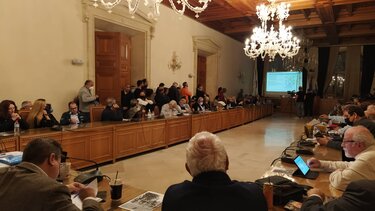 Το μέλλον του κέντρου επί τάπητος στο Δημοτικό Συμβούλιο: Πλακόστρωτο με ή χωρίς οχήματα;