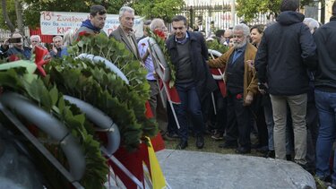 Αλέξης Τσίπρας: Κατέθεσε στεφάνι στο Πολυτεχνείο