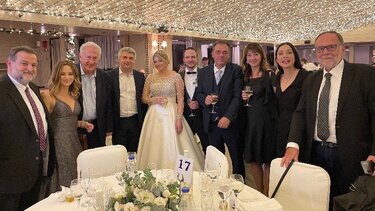 «Πράσινος» γάμος στην Πολιτεία, παντρεύτηκε η κόρη του Λεωνίδα Γρηγοράκου