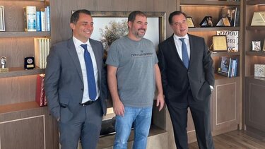 Τετ α τετ Άδωνι Γεωργιάδη, Αντώνη Καράτζη και Μάξιμου Σενετάκη