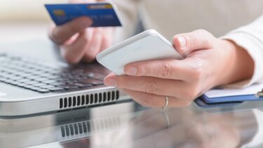 Στους ρυθμούς των ηλεκτρονικών αγορών οι Έλληνες