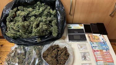 Η νυχτερινή έφοδος σε σπίτια "έβγαλε" ναρκωτικά
