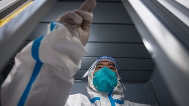 Κίνα: Διαδηλώσεις με αίτημα την άρση του lockdown εν μέσω έξαρσης των κρουσμάτων Covid-19	