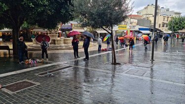 Βροχές και καταιγίδες, αύριο, σε αρκετές περιοχές