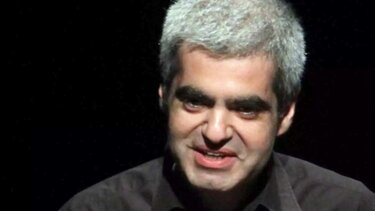 Β. Παπαθεοδώρου: Τι υποστηρίζει ο συγγραφέας για τα αρχεία παιδικής πορνογραφίας που βρέθηκαν στην κατοχή του